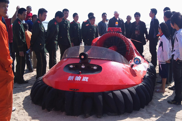 Neoteric Military Hovercraft: The Essential Light Amphibious Vehicle