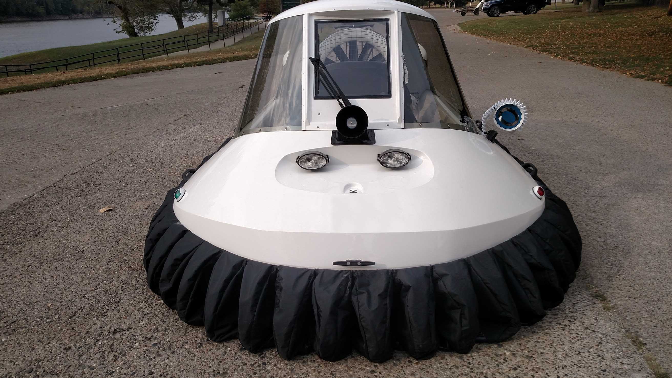 Neoteric Military Hovercraft: The Essential Light Amphibious Vehicle